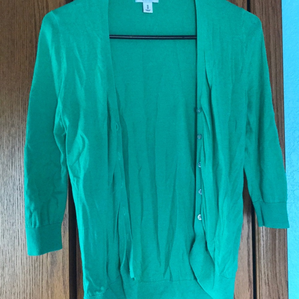 3/4 sleeve green cardigan.